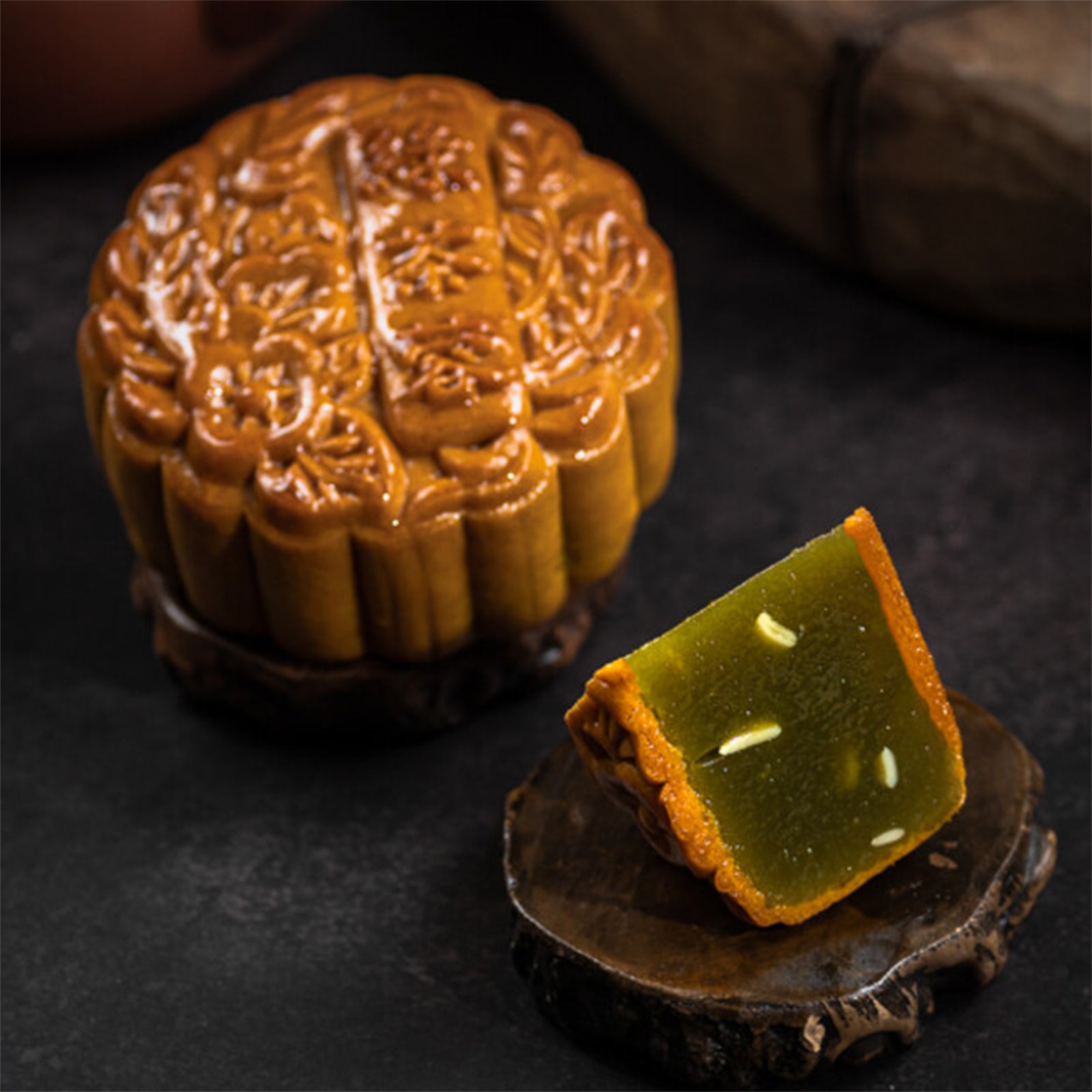 Fai Fong Green Tea Lotus Mooncake 180g